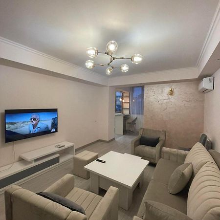Republic Square Apartment Ереван Экстерьер фото