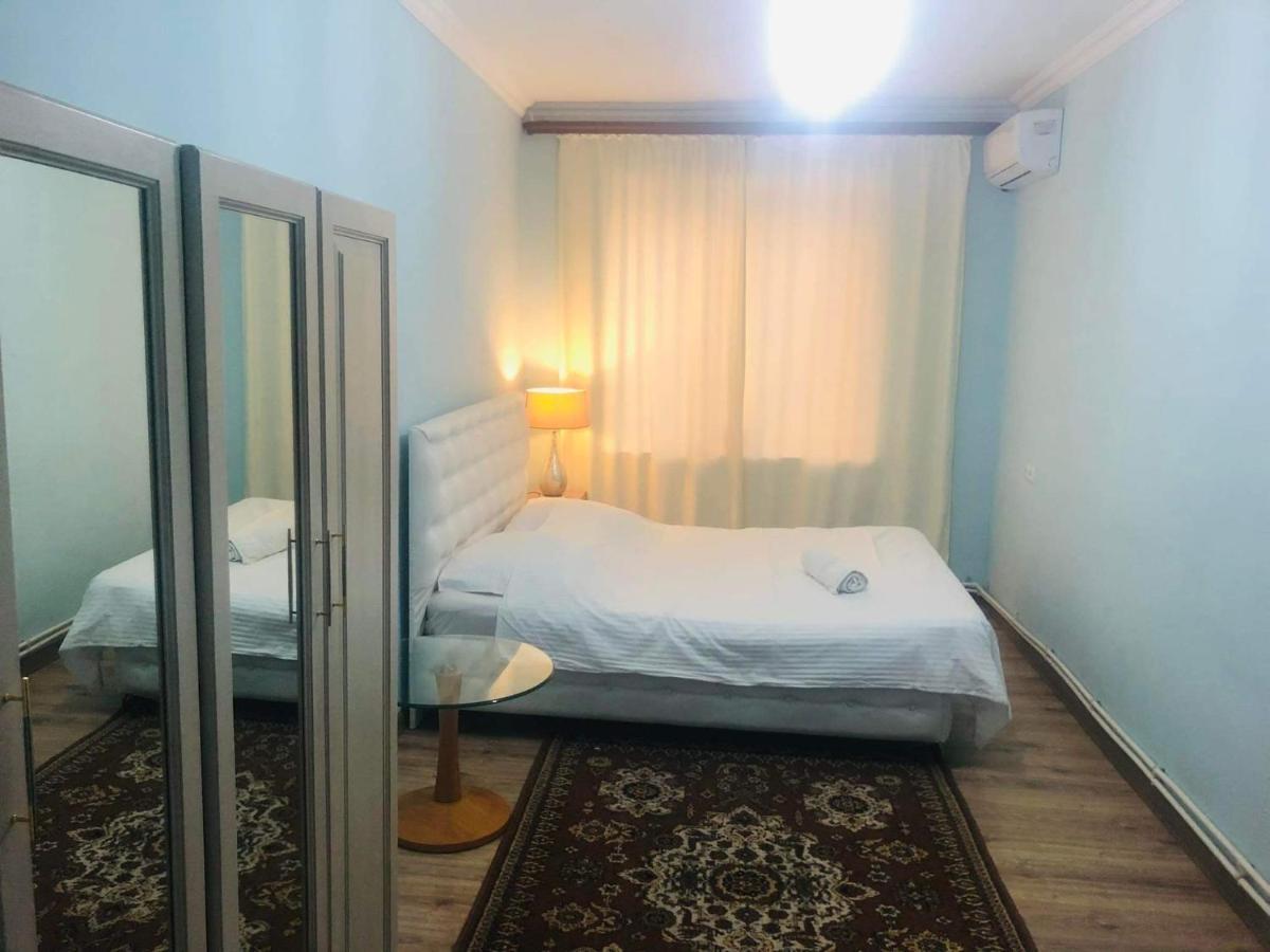 Republic Square Apartment Ереван Экстерьер фото