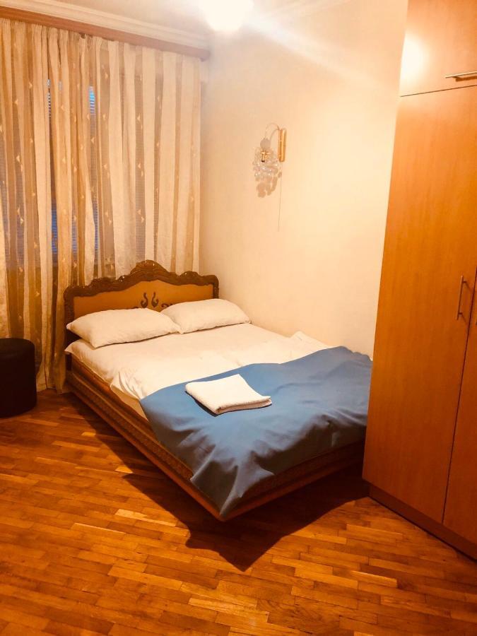Republic Square Apartment Ереван Экстерьер фото