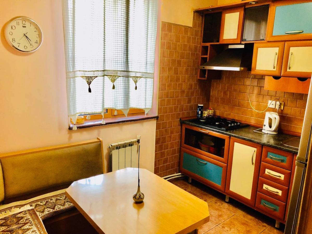 Republic Square Apartment Ереван Экстерьер фото